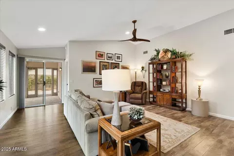 Living - 3025 E Kerry Ln, Phoenix, AZ 85050 photo 2 of 3
