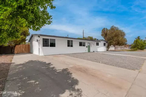 2922 W Port Royale Ln, Phoenix, AZ 85053