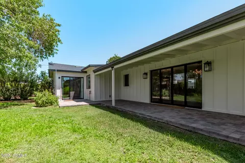 Exterior - 1540 W Lawrence Ln, Phoenix, AZ 85021 photo 7 of 8