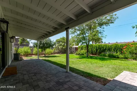Exterior - 1540 W Lawrence Ln, Phoenix, AZ 85021 photo 8 of 8