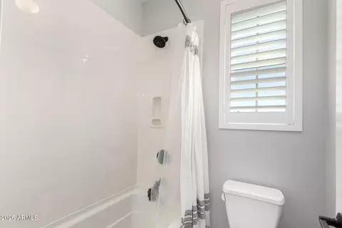 Bath - 3636 E Appaloosa Rd, Gilbert, AZ 85296 photo 5 of 5