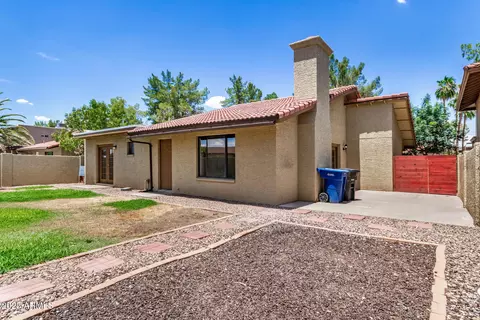 Exterior - 261 E Tremaine Ave, Gilbert, AZ 85234 photo 5 of 9