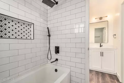 Bath - 261 E Tremaine Ave, Gilbert, AZ 85234 photo 1 of 3