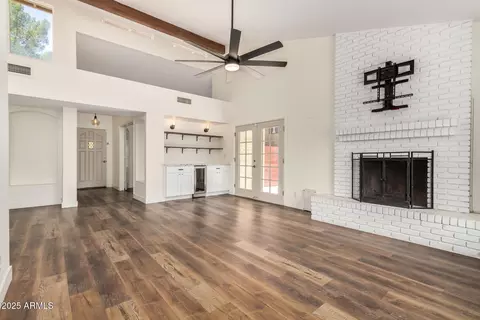Living - 261 E Tremaine Ave, Gilbert, AZ 85234 photo 4 of 5