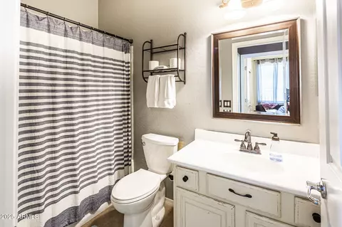 Bath - 3635 E Janelle Way, Gilbert, AZ 85298 photo 3 of 3