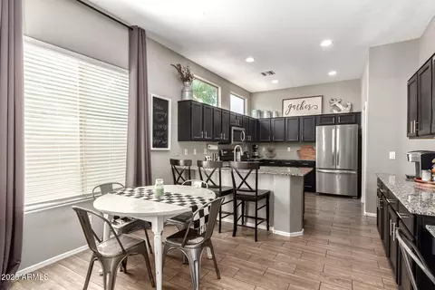 Kitchen - 9934 E Kiowa Ave, Mesa, AZ 85209 photo 1 of 5