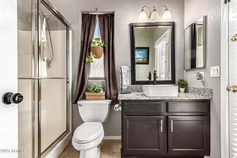 Bath - 9934 E Kiowa Ave, Mesa, AZ 85209 photo 3 of 4