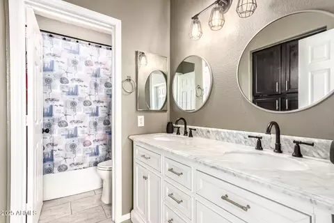 Bath - 9934 E Kiowa Ave, Mesa, AZ 85209 photo 4 of 4