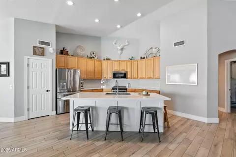 Kitchen - 10412 E Dolphin Ave, Mesa, AZ 85208 photo 2 of 8