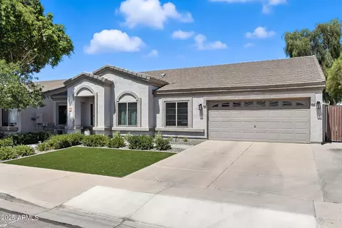 Exterior - 10412 E Dolphin Ave, Mesa, AZ 85208 photo 3 of 17