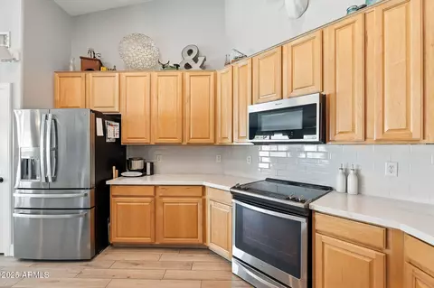 Kitchen - 10412 E Dolphin Ave, Mesa, AZ 85208 photo 8 of 8