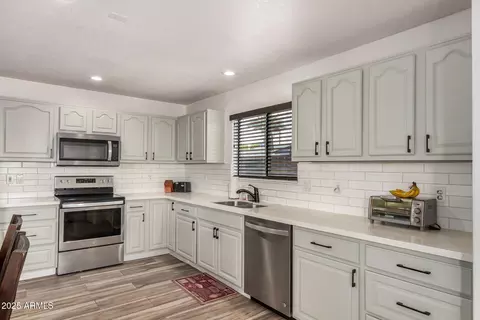 Kitchen - 1391 E 25th Ave, Apache Junction, AZ 85119 photo 3 of 3