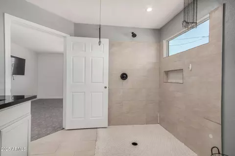 Bath - 1391 E 25th Ave, Apache Junction, AZ 85119 photo 2 of 3