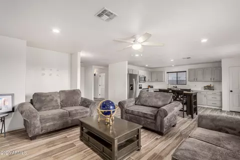 Living - 1391 E 25th Ave, Apache Junction, AZ 85119 photo 2 of 2