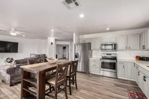 Kitchen - 1391 E 25th Ave, Apache Junction, AZ 85119 photo 1 of 3