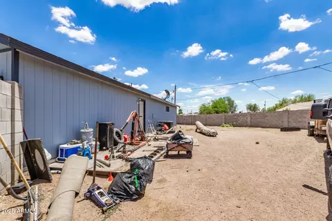 Exterior - 1391 E 25th Ave, Apache Junction, AZ 85119 photo 6 of 8