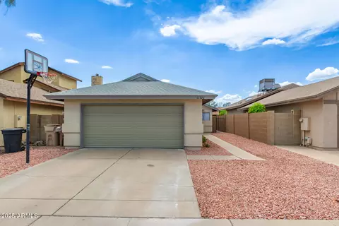 11320 N 81 Dr, Peoria, AZ 85345