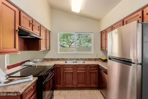 931 W Emelita Cir, Mesa, AZ 85210