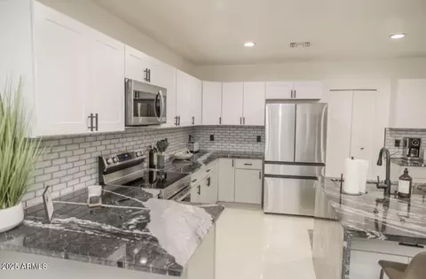 Kitchen - 2113 E Harvard St, Phoenix, AZ 85006 photo 1 of 3