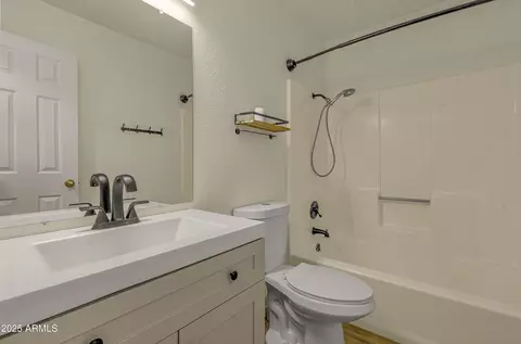 Bath - 3351 E Ascona Way, Flagstaff, AZ 86004 photo 2 of 2