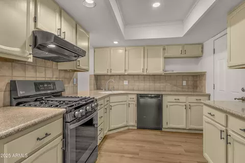 Kitchen - 3351 E Ascona Way, Flagstaff, AZ 86004 photo 2 of 3