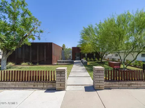 Exterior - 513 E Rose Ln, Phoenix, AZ 85012 photo 15 of 16
