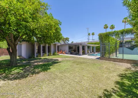 Exterior - 513 E Rose Ln, Phoenix, AZ 85012 photo 8 of 16