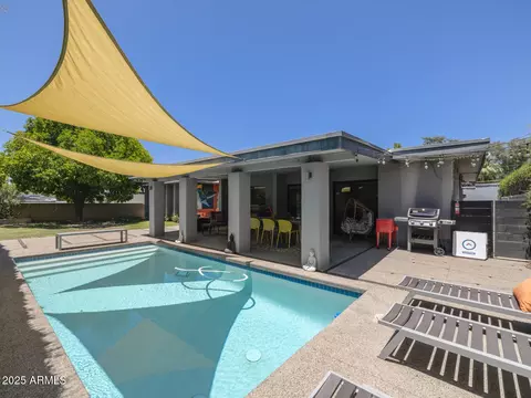 Exterior - 513 E Rose Ln, Phoenix, AZ 85012 photo 2 of 16