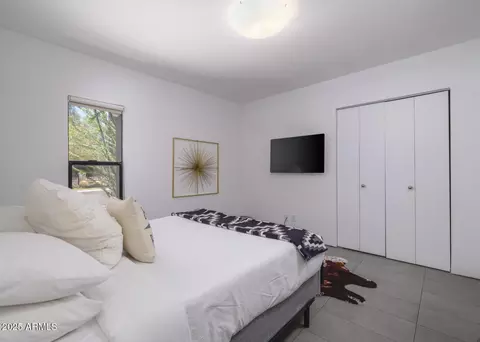 Bedroom - 513 E Rose Ln, Phoenix, AZ 85012 photo 4 of 6