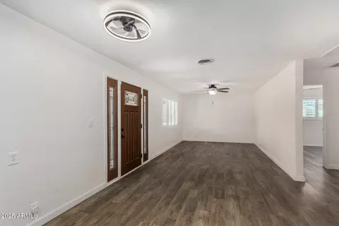 Living - 706 N Thunderbird Dr, Apache Junction, AZ 85120 photo 1 of 5