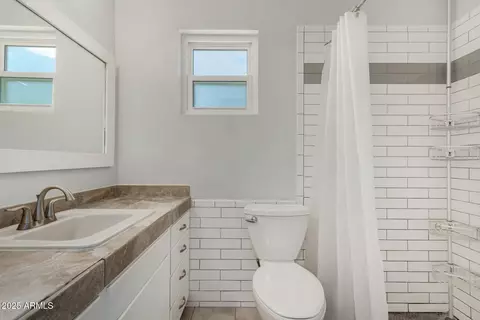 Bath - 706 N Thunderbird Dr, Apache Junction, AZ 85120 photo 1 of 2