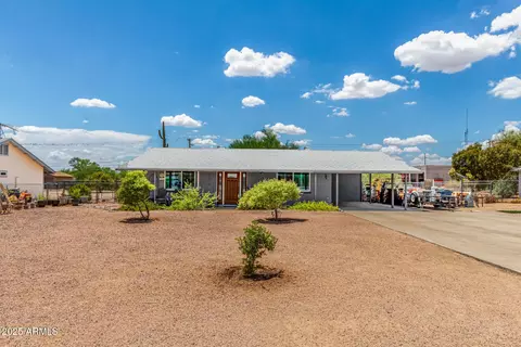 706 N Thunderbird Dr, Apache Junction, AZ 85120