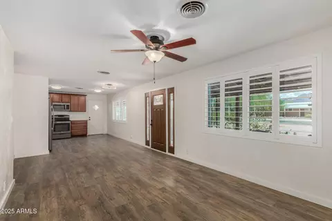 Living - 706 N Thunderbird Dr, Apache Junction, AZ 85120 photo 2 of 5