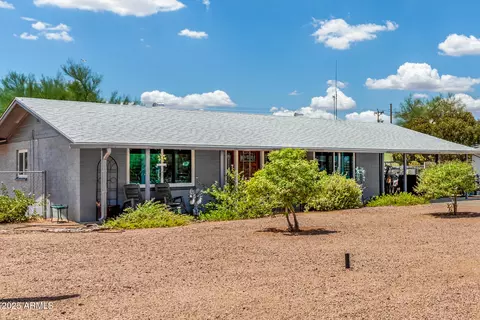 Exterior - 706 N Thunderbird Dr, Apache Junction, AZ 85120 photo 3 of 11