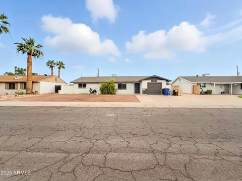 6249 W Cavalier Dr, Glendale, AZ 85301