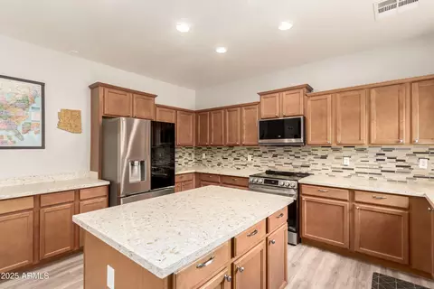 Kitchen - 4444 E Franklin Ave, Gilbert, AZ 85295 photo 2 of 3