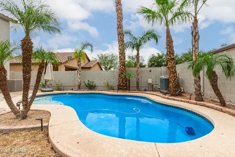 Exterior - 4444 E Franklin Ave, Gilbert, AZ 85295 photo 4 of 5