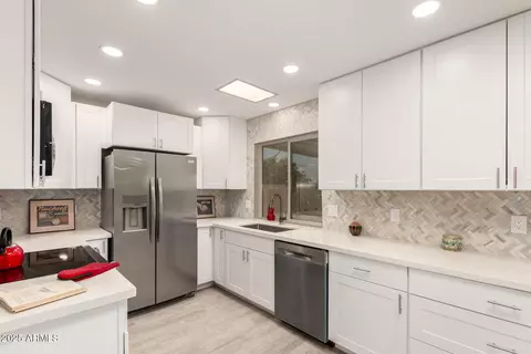 9713 W Raintree Dr, Sun City, AZ 85351