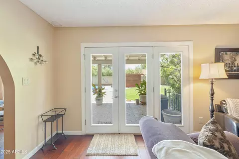 Entry Way - 4637 E Beverly Ln, Phoenix, AZ 85032 photo 1 of 4