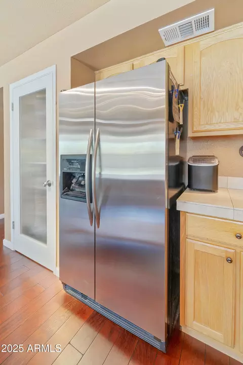 Kitchen - 4637 E Beverly Ln, Phoenix, AZ 85032 photo 7 of 7