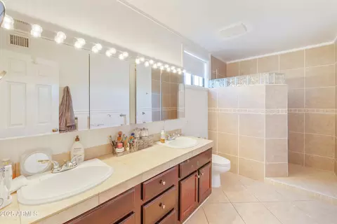 Bath - 4637 E Beverly Ln, Phoenix, AZ 85032 photo 3 of 7