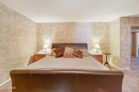 Bedroom - 4637 E Beverly Ln, Phoenix, AZ 85032 photo 4 of 5