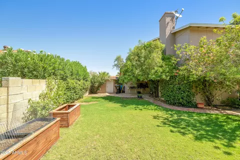 Exterior - 4637 E Beverly Ln, Phoenix, AZ 85032 photo 13 of 15