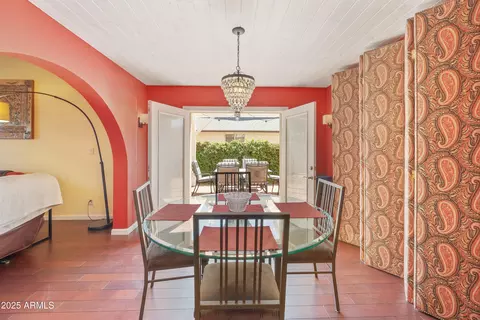 Dining - 4637 E Beverly Ln, Phoenix, AZ 85032 photo 4 of 4