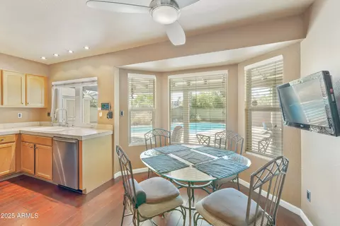 Dining - 4637 E Beverly Ln, Phoenix, AZ 85032 photo 1 of 4