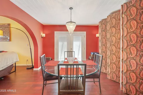 Dining - 4637 E Beverly Ln, Phoenix, AZ 85032 photo 3 of 4