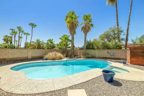 Exterior - 4637 E Beverly Ln, Phoenix, AZ 85032 photo 11 of 15