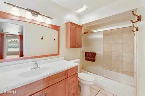 Bath - 4637 E Beverly Ln, Phoenix, AZ 85032 photo 6 of 7
