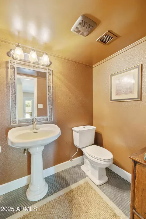 Bath - 4637 E Beverly Ln, Phoenix, AZ 85032 photo 1 of 7