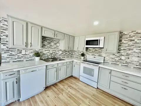 6500 W Glendale Ave # 35, Glendale, AZ 85301